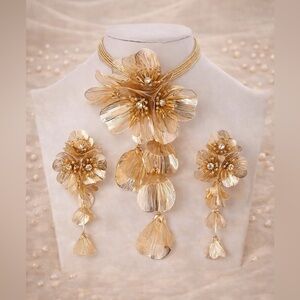 Kate Middleton Famous Cascading Floral Necklace&Earrings Set